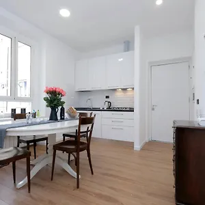 https://monti-central-apartment.it-romehotels.com